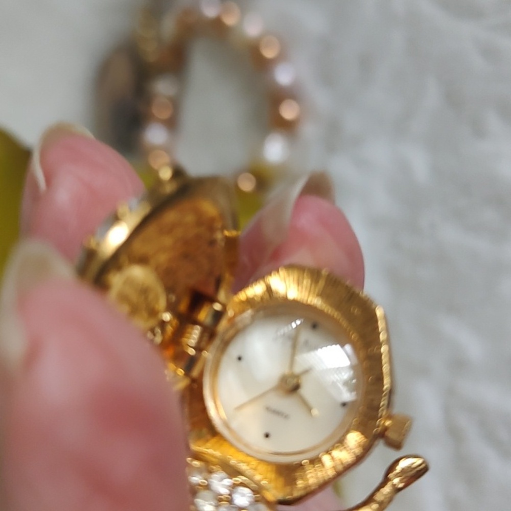 Joan Rivers Bee Pin - Picture 5 of 6